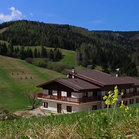 Hotel Studnicky Vernár エクステリア 写真