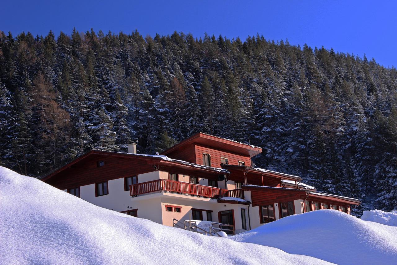 Hotel Studnicky Vernár エクステリア 写真