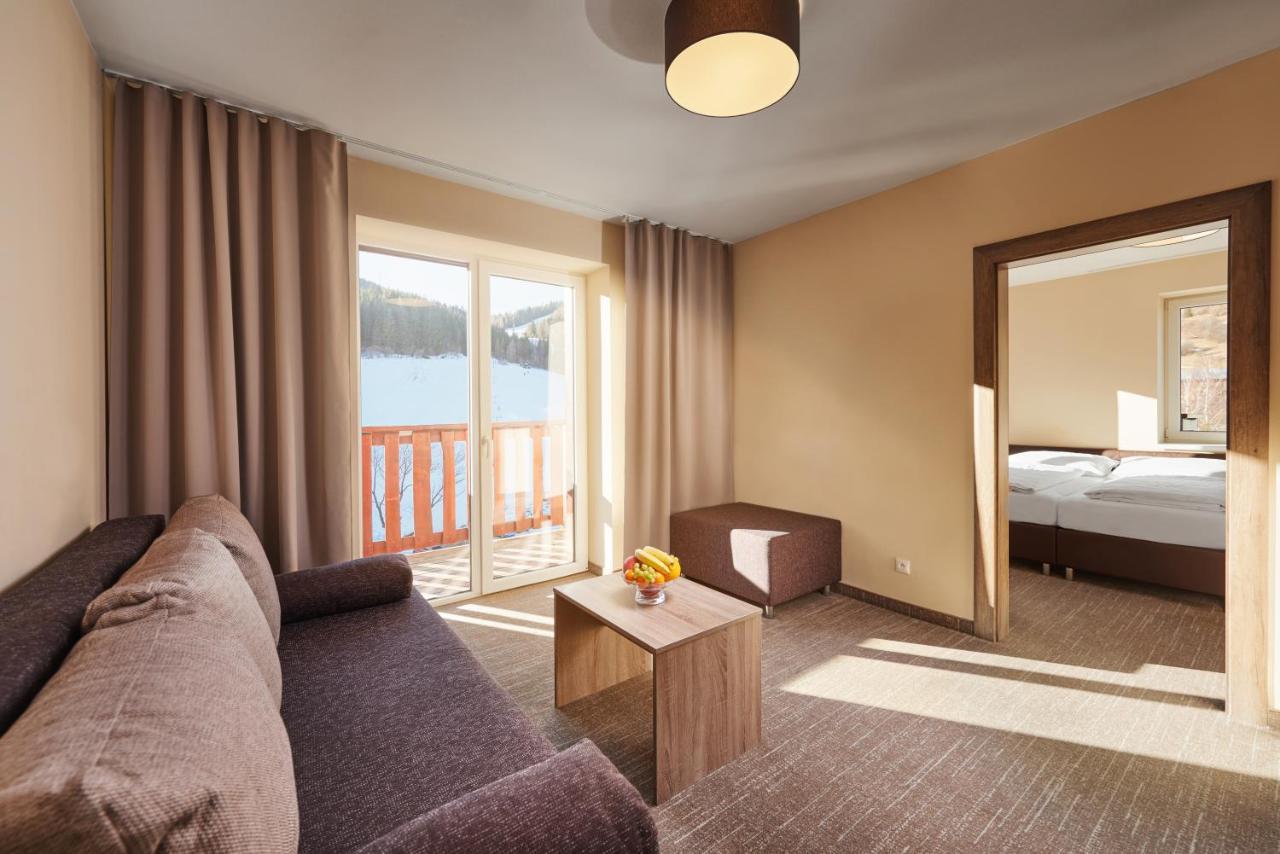 Hotel Studnicky Vernár エクステリア 写真