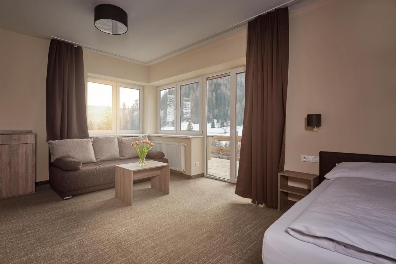 Hotel Studnicky Vernár エクステリア 写真